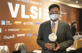 开云电竞光电董事长彭双浪荣获潘文渊文教基金会 ERSO Award